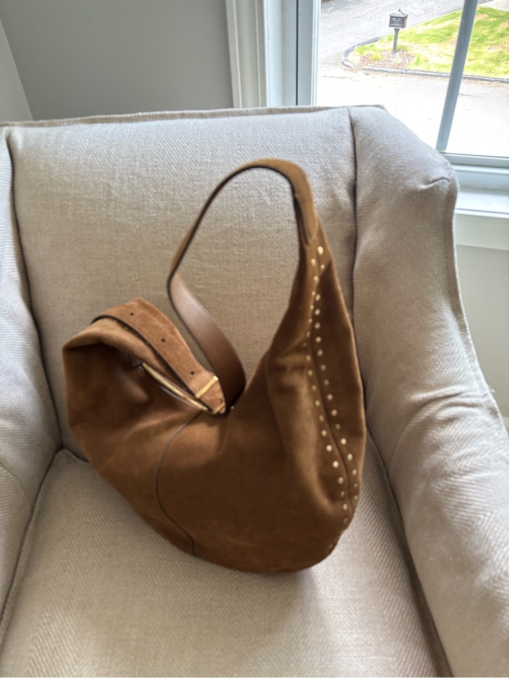 Madewell Essential Curve
Suede Hobo Bag - Picture 4 of 5